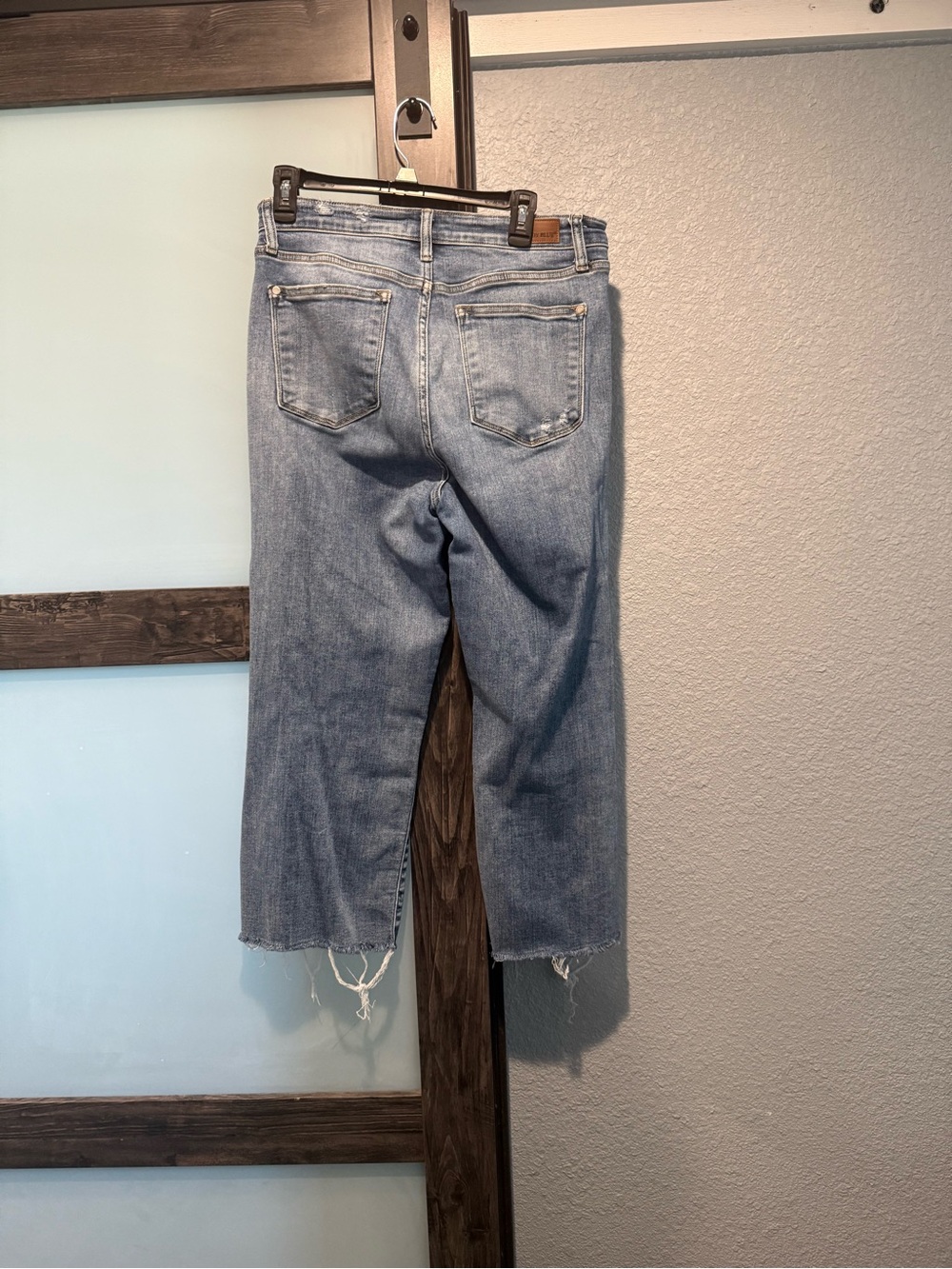Judy Blue Wide Leg Jeans in Medium Blue Wash - Picture 2 of 3